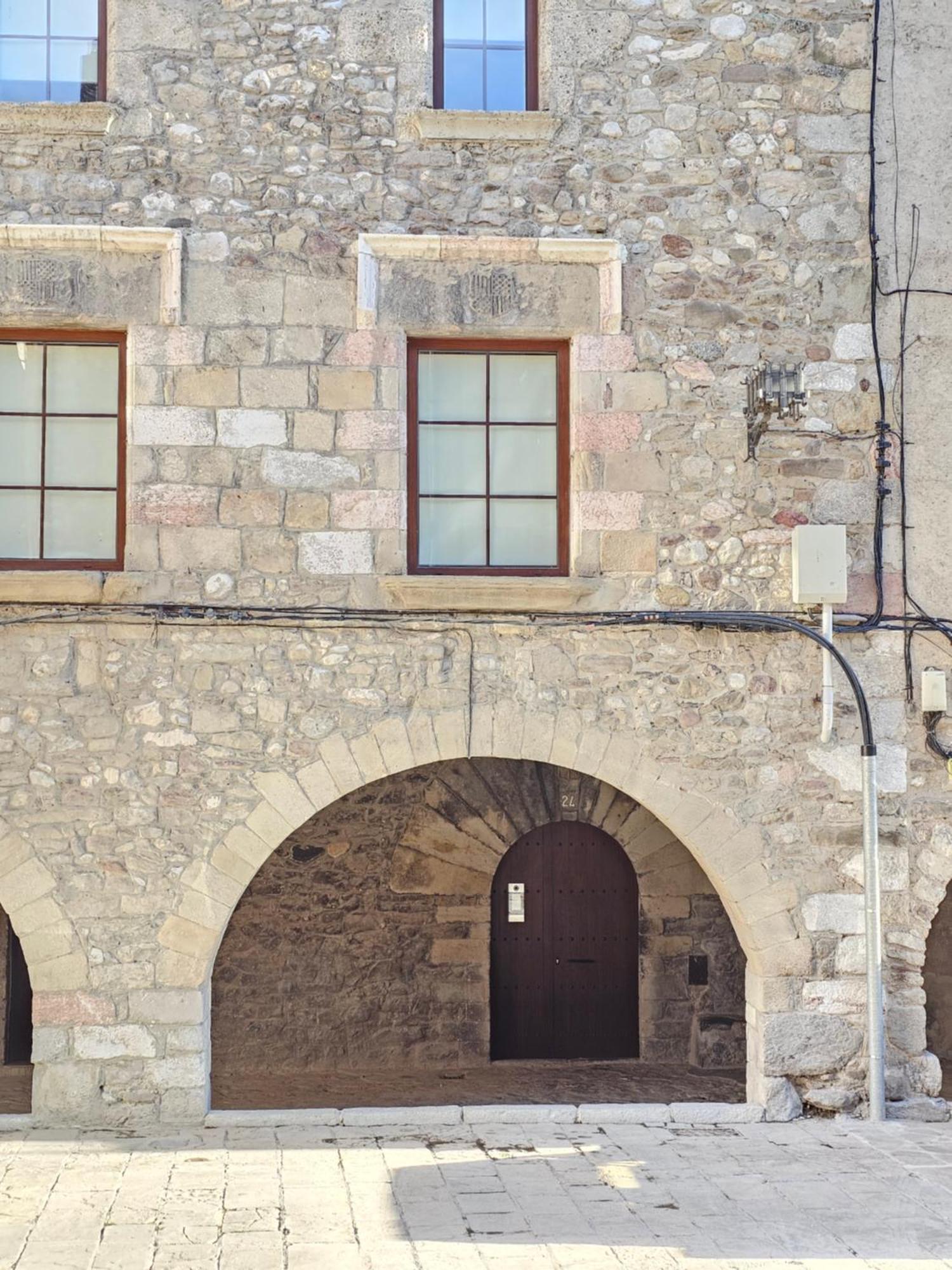 En El Corazon De Baga, Precioso Pueblo Medieval Buitenkant foto
